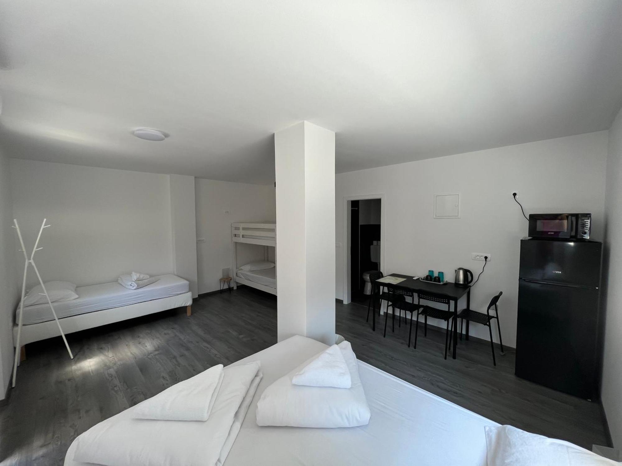 Lemonwood House Postojna Exterior foto